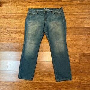 Old Navy Women's Straight Leg Jeans - Faded Blue Wash